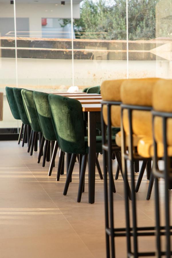 Colosseum Hotel คซามิล ภายนอก รูปภาพ