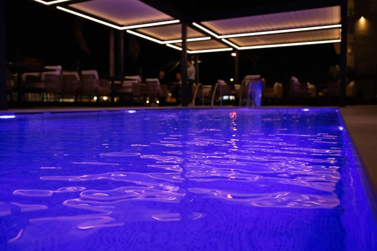 Colosseum Hotel คซามิล ภายนอก รูปภาพ