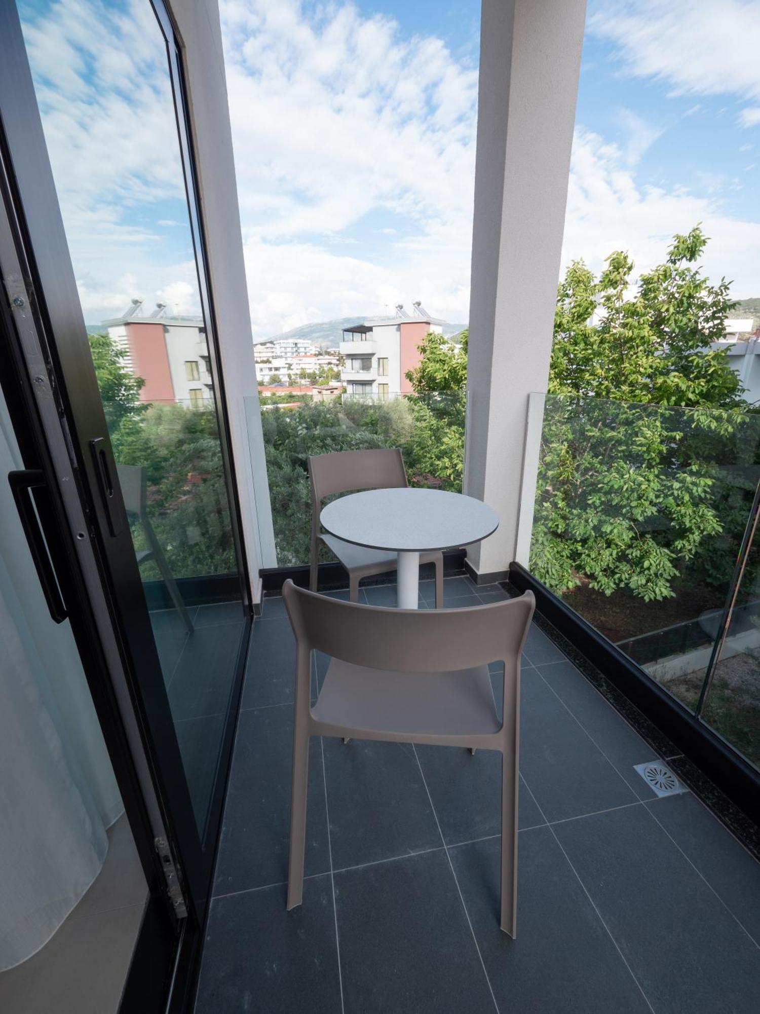 Colosseum Hotel คซามิล ภายนอก รูปภาพ