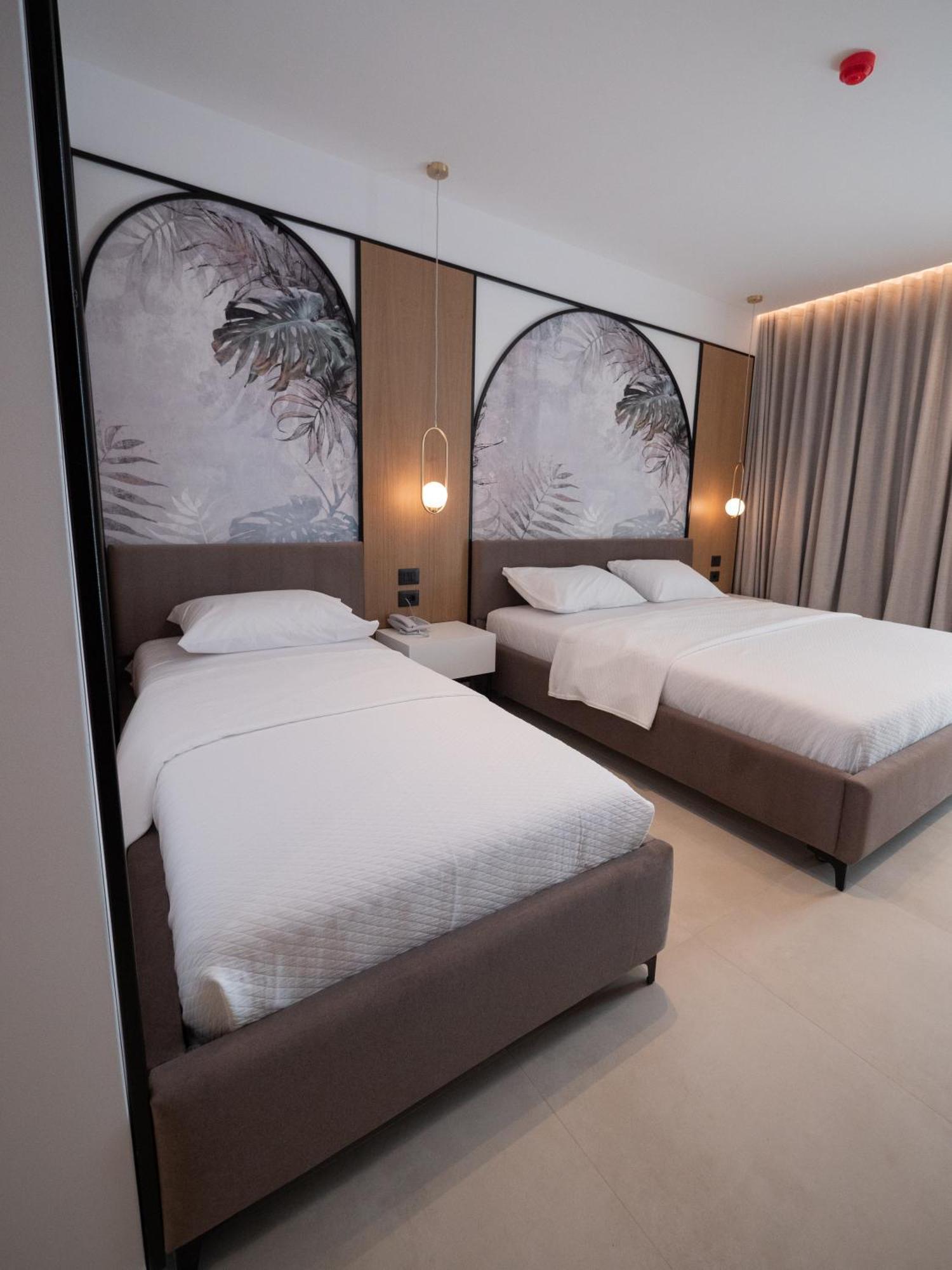 Colosseum Hotel คซามิล ภายนอก รูปภาพ