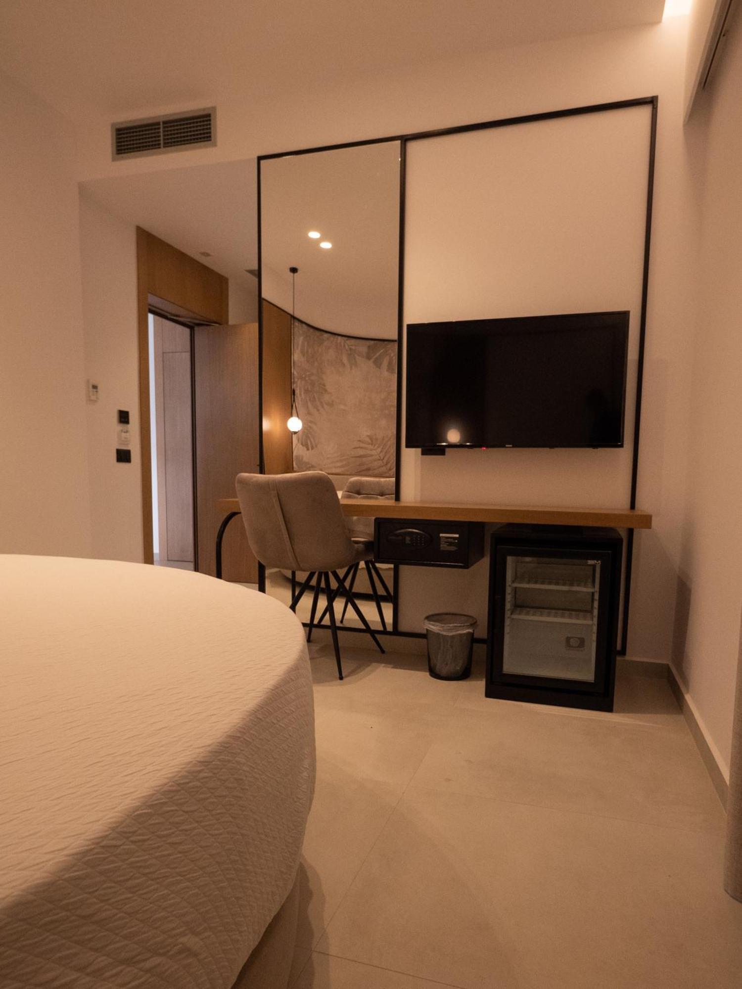Colosseum Hotel คซามิล ภายนอก รูปภาพ