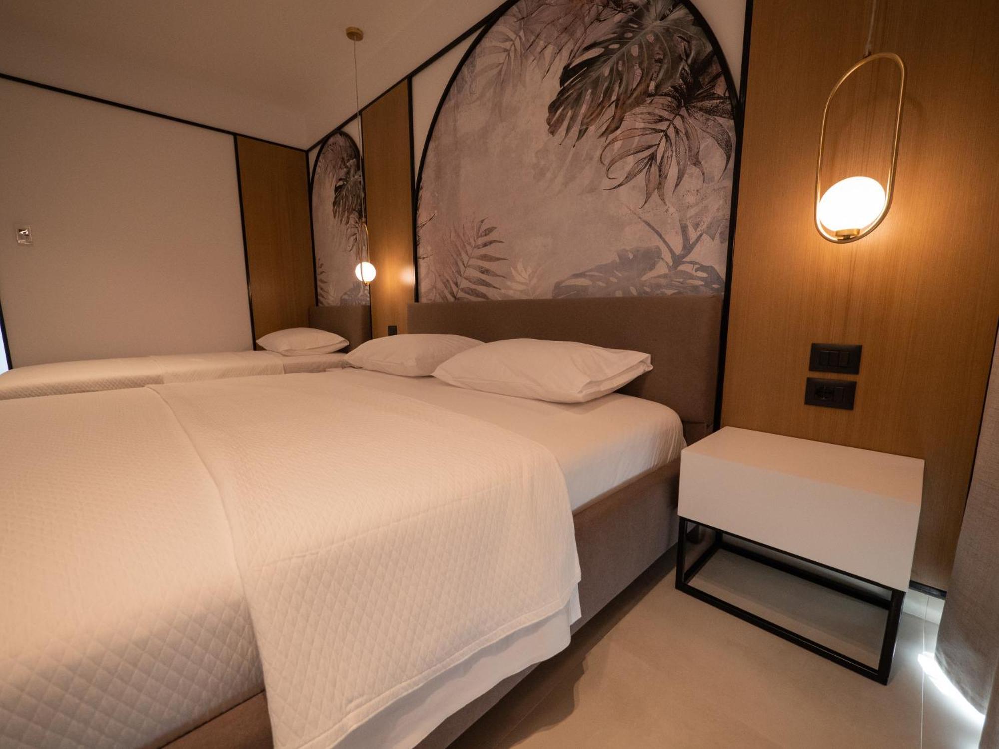 Colosseum Hotel คซามิล ภายนอก รูปภาพ